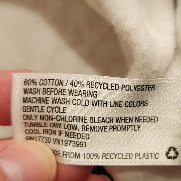 Colsie Women's Leopard Print Beige and White Cropped Sweatshirt, size Medium - Picture 9 of 9